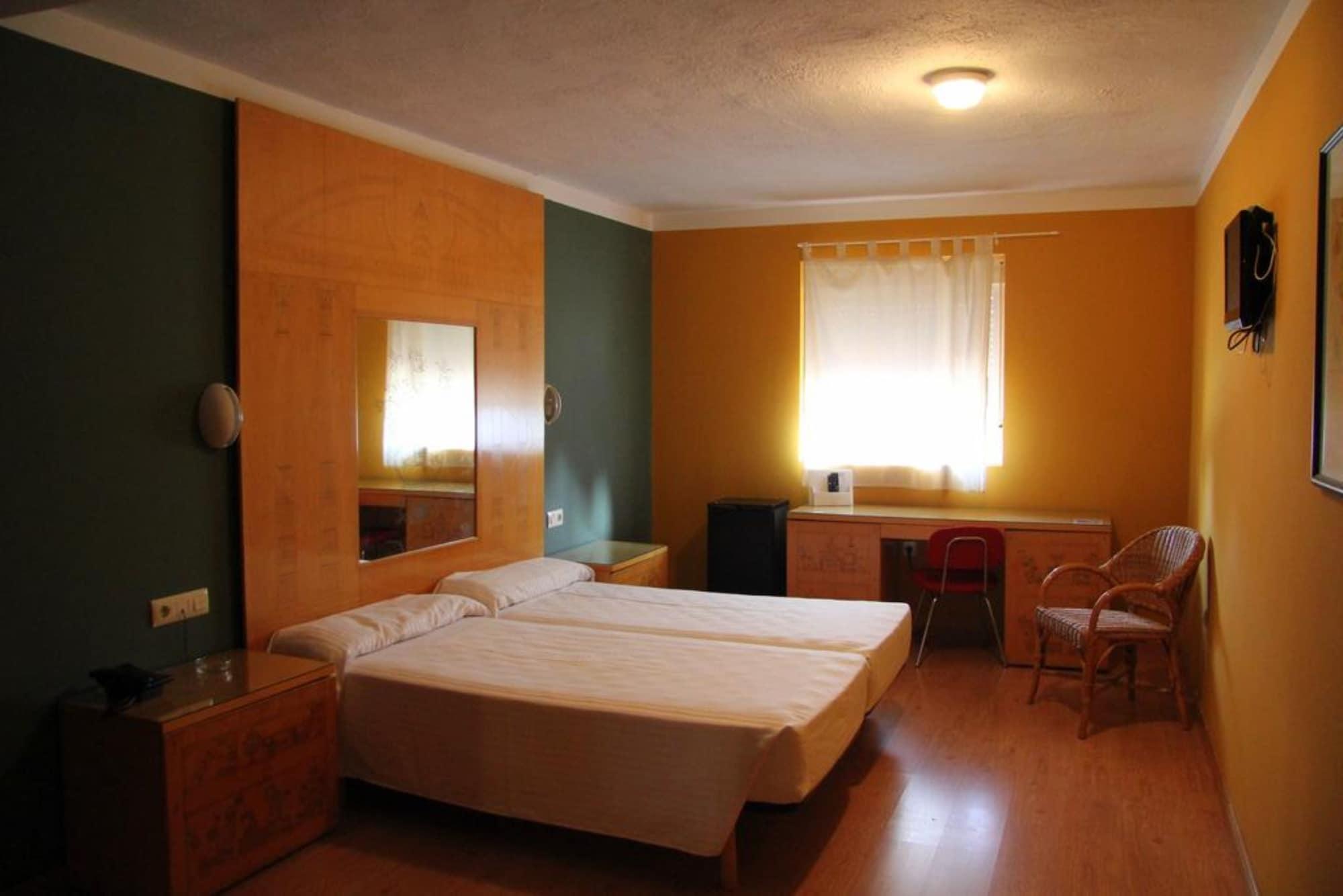 Ahc Hoteles Caces 外观 照片